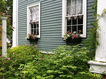 Brambles Inn & Gardens Potsdam Exterior photo